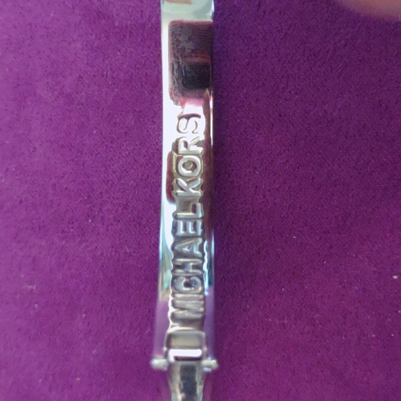 Michael Kors hinged bracelet - Picture 2 of 4